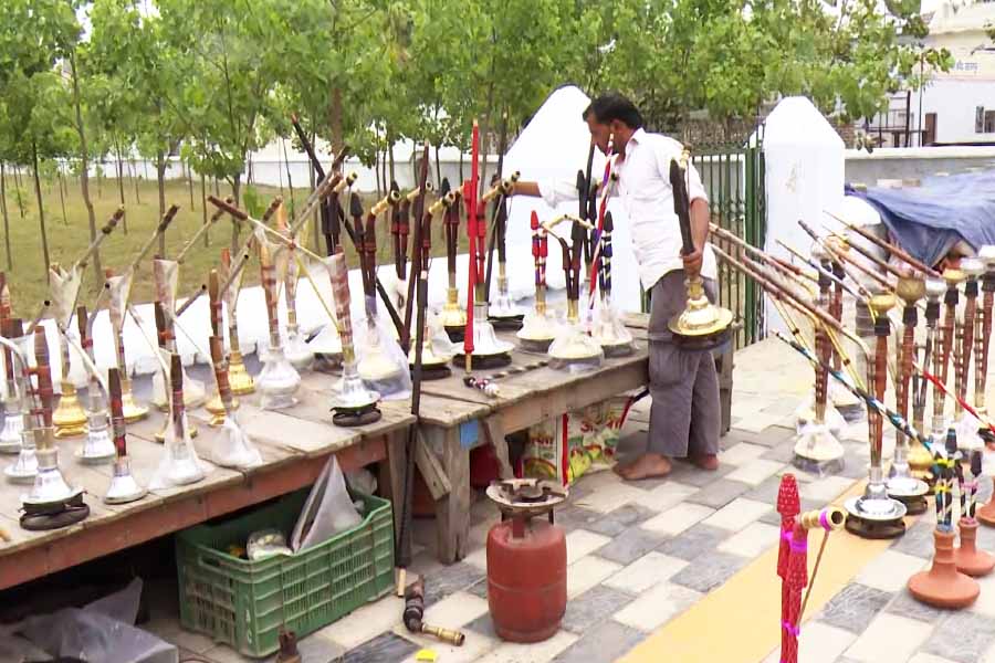 UP Saharanpur's hookah makers struggle financially to earn a comfortable living dgtl
