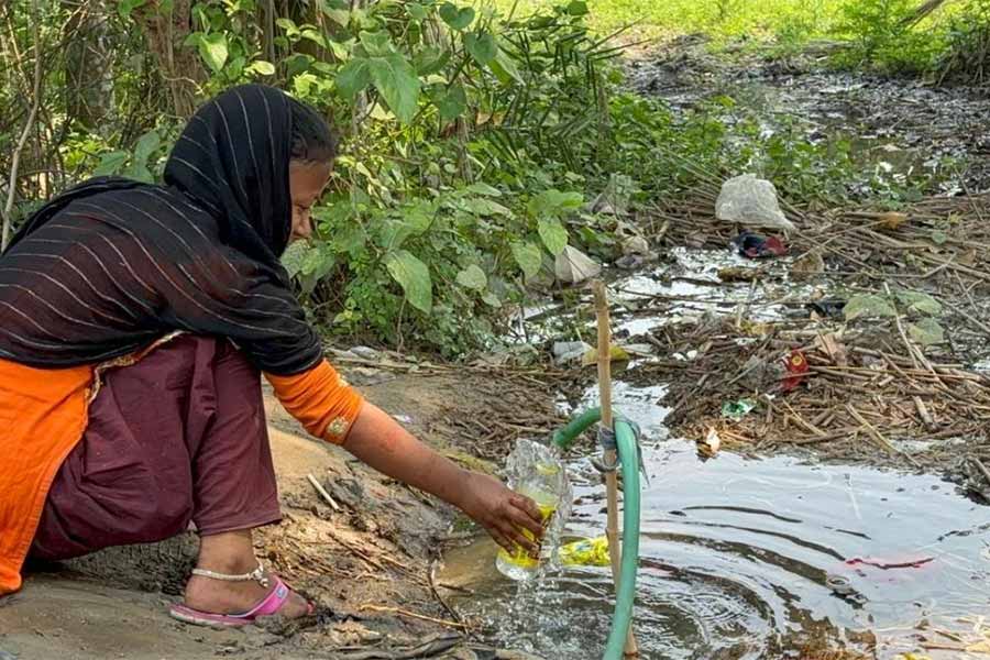 Drinking water crisis at Tamaghata area of Purbasthali