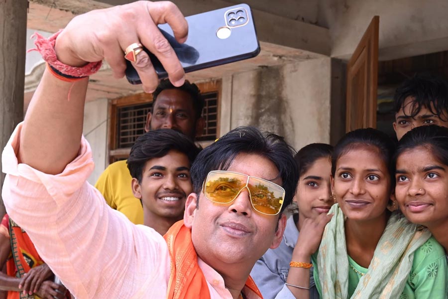 Ravi Kishan’s alleged second wife Aparna Thakur claims that actor is not acknowledging their daughter