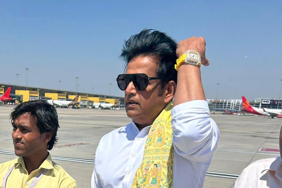Ravi Kishan’s alleged second wife Aparna Thakur claims that actor is not acknowledging their daughter