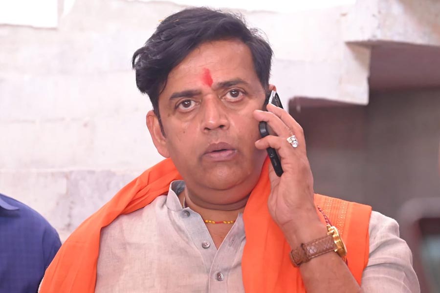 Ravi Kishan’s alleged second wife Aparna Thakur claims that actor is not acknowledging their daughter