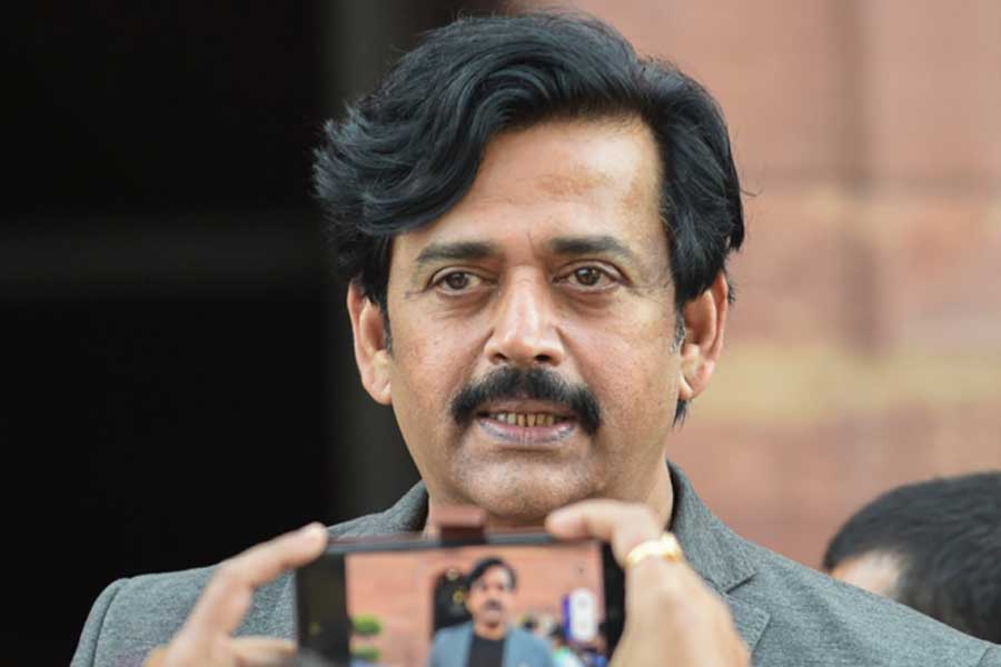 Ravi Kishan’s alleged second wife Aparna Thakur claims that actor is not acknowledging their daughter