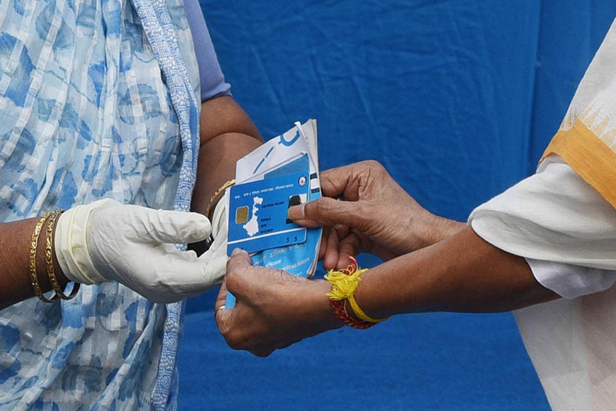Letters To The Editor: Poor people should be given the opportunity to choose their preferred card between the Swasthya Sathi and Ayushman Bharat