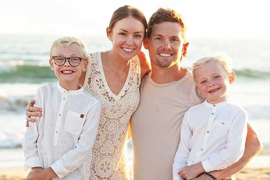 ৩৬ বছরের ক্যামেরন ক্লিফোর্ড পেশায় দন্ত্যচিকিৎসক। আমেরিকার ওকলাহামার বাসিন্দা তিনি। তাঁর পুত্র ক্যালের যখন তিন বছর বয়স, তখন থেকেই অক্টোপাস নিয়ে আগ্রহ জন্মেছিল তার।