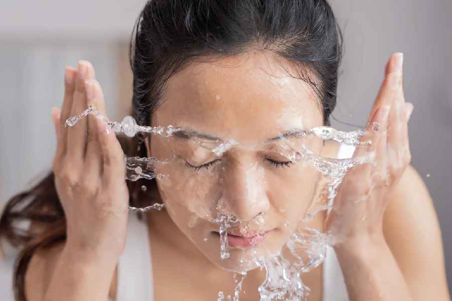Why you need to stop splash water into your eyes every morning to wash them
