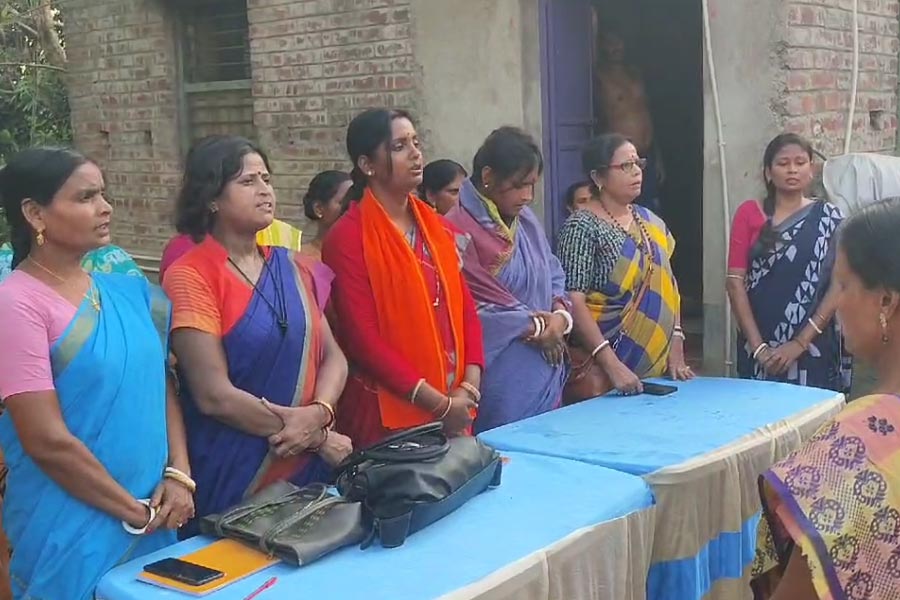 Women from Sandeshkhali went to Birbhum for BJP campaign dgtld