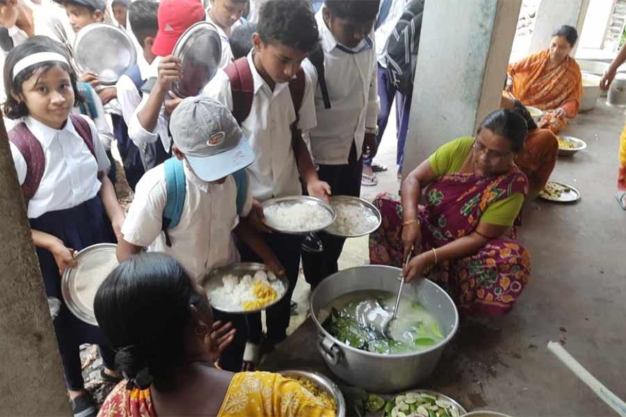 Students of a School of Howrah happy after getting a change in mid day meal menu