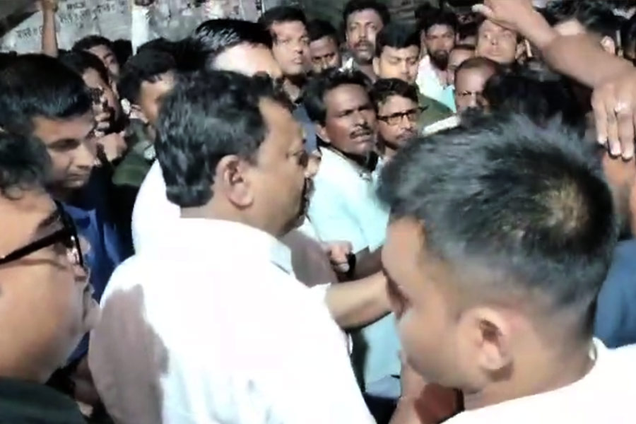 TMC leader allegedly beaten by police in north 24 pargana’s amdanga massive chaos dgtld