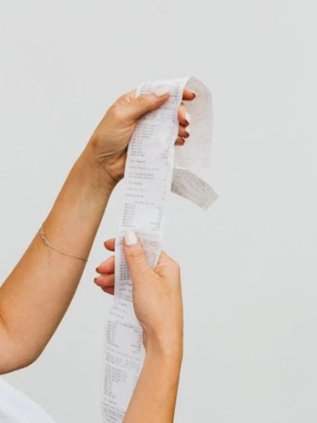 Mobile company handed over a bill of more than Rs 1 crore to couple who came back after spending holidays dgtl