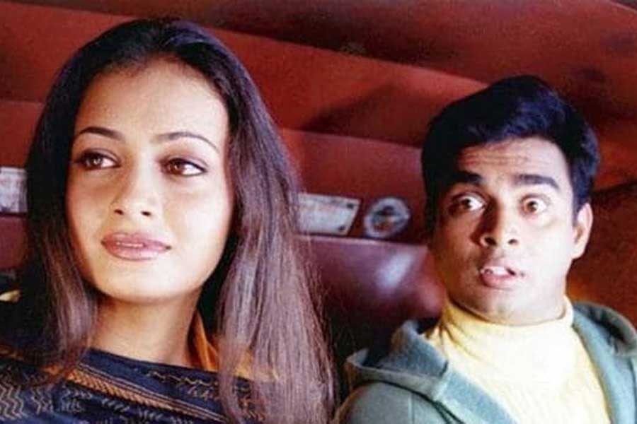 বলিপাড়ার রোম্যান্টিক ঘরানার ছবির তালিকায় রয়েছে ‘রহেনা হ্যায় তেরে দিল মে’। শুধু ছবিটি নয়, তার গানগুলিও একই ভাবে শ্রোতাদের কাছে জনপ্রিয় হয়ে ওঠে। অথচ বক্স অফিসে এই ছবিটি ব্যর্থ হয়।