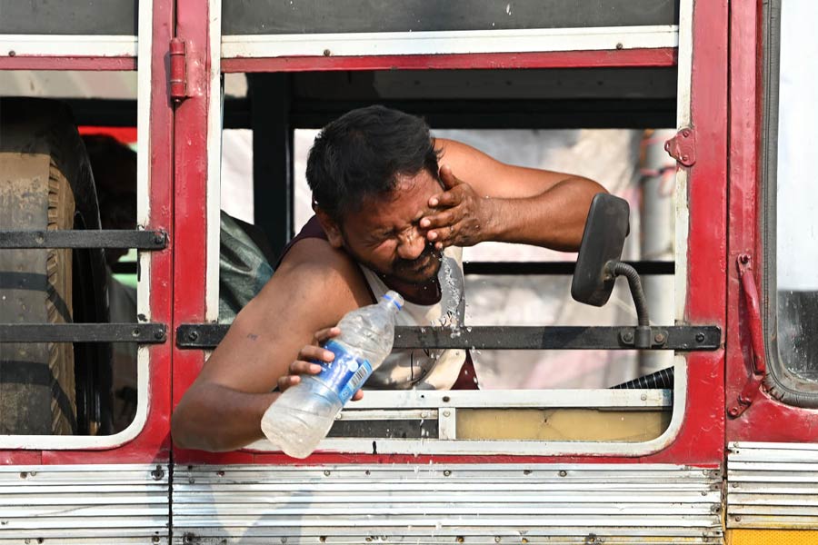The number of private buses is decreasing in the heat waves, daily commuters are suffering