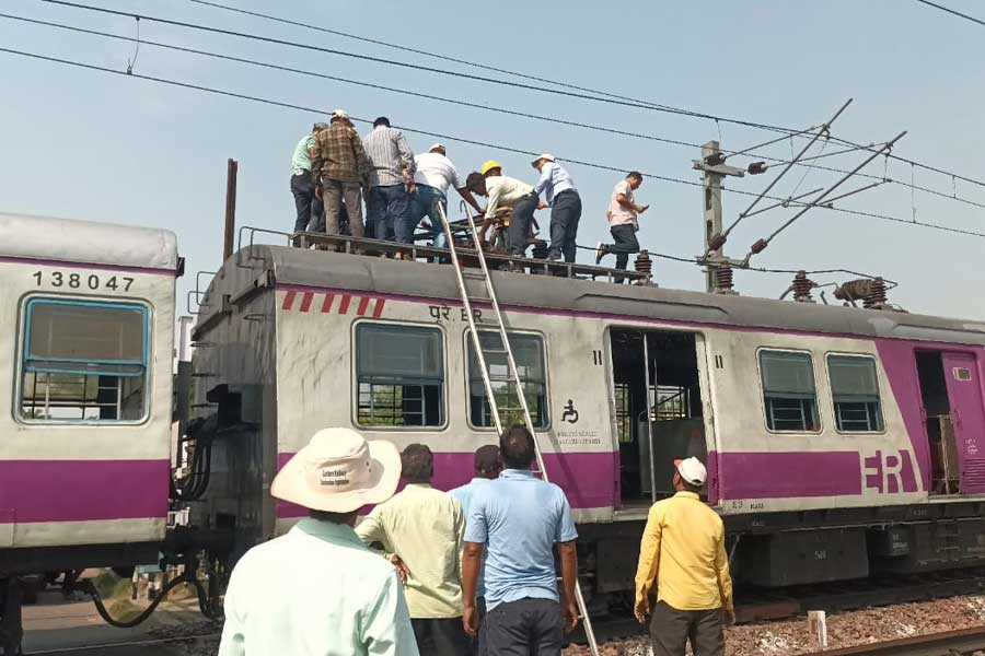 Train Service Dispute in Bardhaman-Howrah Division