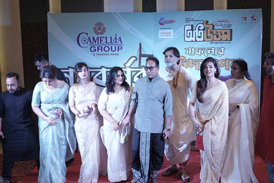 Celebs drop in at Srijit Mukherji's Oti Uttam Movies success celebration dgtl