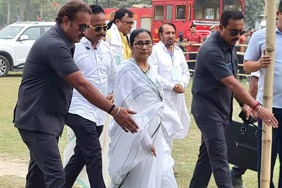 Lok Sabha election 2024: Mamata Banerjee riticizes cpim candidate Ali Imran Namaz for fundraising to deal with expenses of Election