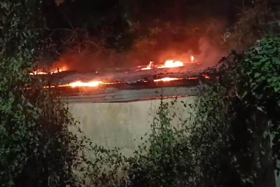 Fire broke out at Burdwan University of Bardhaman on Monday night dgtld