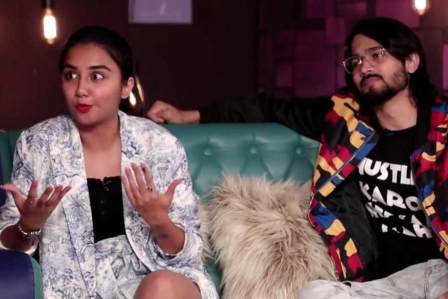 কেউ জনপ্রিয় হয়ে উঠেছেন ইউটিউবে মজাদার ভিডিয়ো বানিয়ে, কেউ আবার ইনস্টাগ্রাম অথবা ফেসবুকে নিজের পরিচিতি তৈরি করেছেন। তবে নিজেদের পেশার পাশাপাশি ওটিটি প্ল্যাটফর্ম থেকে বড় পর্দায় অভিনয় করতেও দেখা গিয়েছে সমাজমাধ্যমের কয়েক জন প্রভাবীকে। এই তালিকায় রয়েছেন ভুবন বাম, প্রযক্তা কোলির মতো আরও অনেকে।