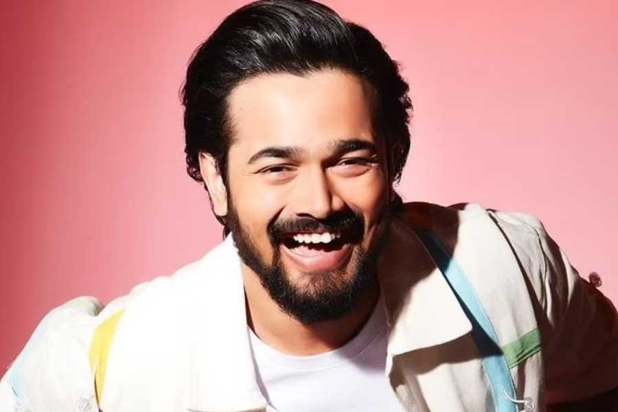 ওটিটির পর্দায় ২০২৩ সালে মুক্তি পায় ‘তাজ়া খবর’ নামের ওয়েব সিরিজ়। এই সিরিজ়ে মুখ্য চরিত্রে অভিনয় করেন ভুবন। চলতি বছরে এই সিরিজ়ের দ্বিতীয় সিজ়নের জন্য শুটিং শেষ করেছেন তিনি।