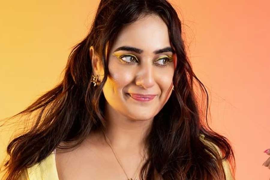 নেটফ্লিক্স ওটিটি প্ল্যাটফর্মে মুক্তিপ্রাপ্ত ‘ঘোস্ট স্টোরিজ়’ নামে একটি স্বল্প দৈর্ঘ্যের ছবির মাধ্যমে অভিনয়ে হাতেখড়ি কুশার। ‘মাসাবা মাসাবা’ সিরিজ়ে অতিথিশিল্পী হিসাবে অভিনয় করতে দেখা গিয়েছে তাঁকে।