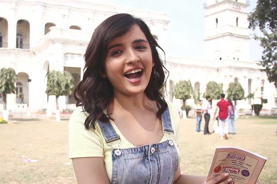 ২০২২ সালে বড় পর্দায় দেখা যায় শিরলিকে। শিল্পা শেট্টি এবং অভিমন্যু দাসানির সঙ্গে ‘নিকম্মা’ নামের ছবিতে অভিনয় করেন তিনি। এটিই শিরলির কেরিয়ারের প্রথম হিন্দি ছবি।