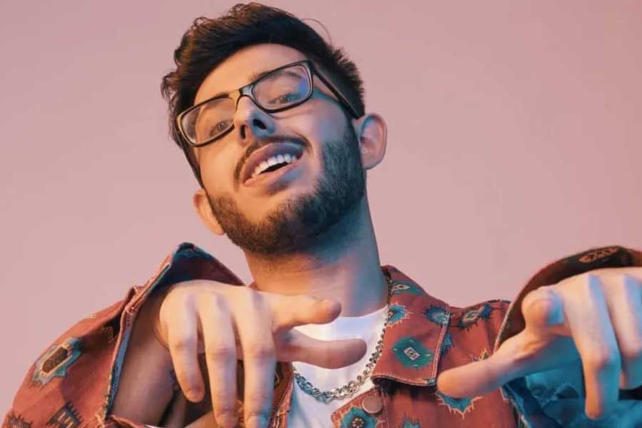 ২০২২ সালে অজয় দেবগনের পরিচালনায় মুক্তি পায় ‘রানওয়ে ৩৪’। অজয়ের পাশাপাশি এই ছবিতে অভিনয় করেন অমিতাভ বচ্চন, রকুলপ্রীত সিংহ, বোমান ইরানির মতো তারকারা। অজয় পরিচালিত এই ছবিতে অভিনয়ের সুযোগ পান অজয় নাগের।