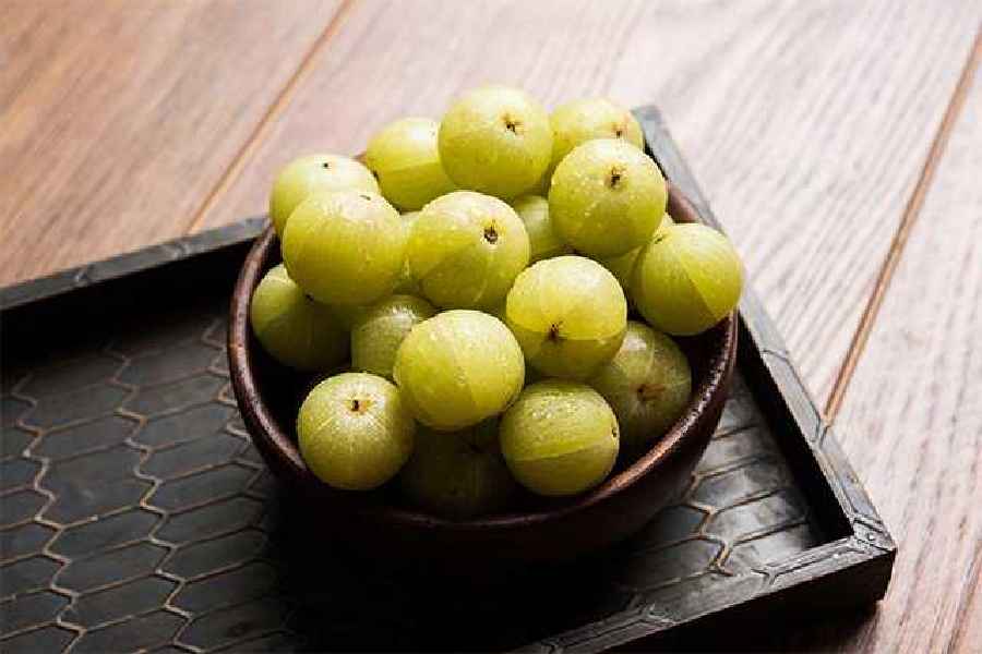 Reasons Why you should Consume Amla during Summer