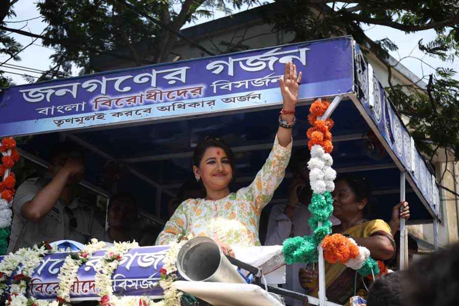 Rachna Banerjee, the star candidate of Hooghly constituency of TMC, did not find MLA of the area Tapan Dasgupta in the campaign