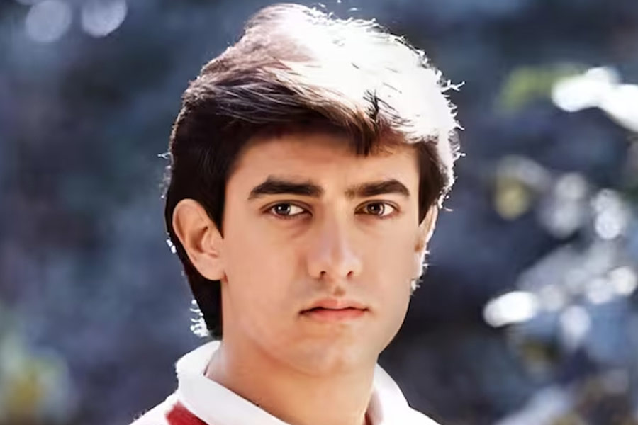 ফিরে যাওয়া যাক ২০০৫ সালে। তখনকার এক নামী বিনোদন পত্রিকায় বলি অভিনেতা আমির খানের ব্যক্তিগত জীবন নিয়ে একটি খবর প্রকাশ পেয়েছিল। আমির নাকি তাঁর সন্তানের পরিচয় গোপন রেখেছেন!