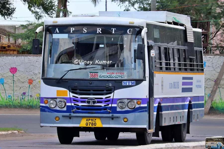 পুলিশ জানতে পারে, অন্ধ্রপ্রদেশের এক বাস কন্ডাক্টরের পুত্র সন্দীপ। পড়াশোনায় ভাল হলেও অধিকাংশ সময় মদের নেশায় ডুবে থাকেন তিনি।