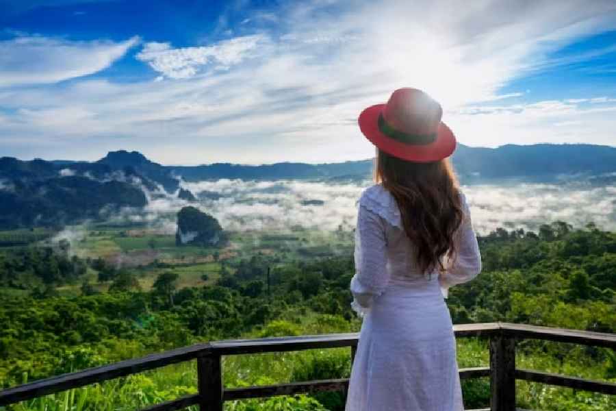 Seven things women solo travellers should keep in their mind before travelling specially in the time of election
