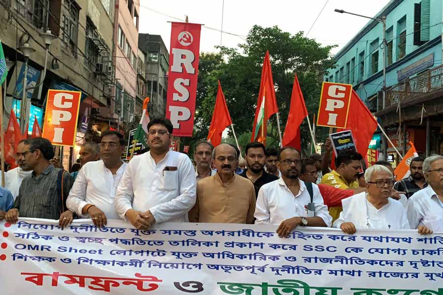 Left Front and Congress joint protest in Kolkata against SSC scam