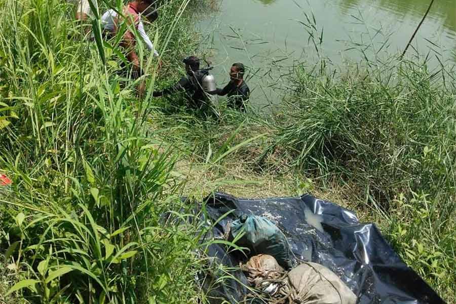 Divers recovered human bones in water while police investigating the missing case of Beleghata Youth Ganesh Das