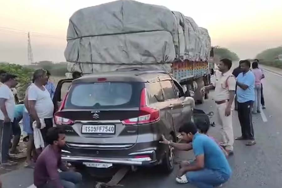 Infant among six killed as car rams parked truck on highway in Telangana