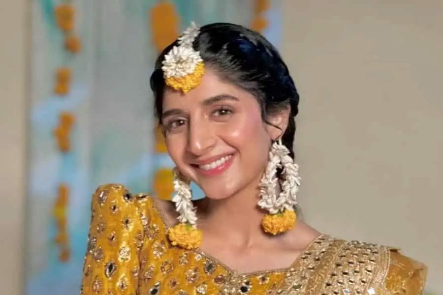 ২০১৬ সালে ‘সনম তেরি কসম’ ছবির হাত ধরে বলিপাড়ায় আত্মপ্রকাশ করেন পাকিস্তানি অভিনেত্রী মাওয়ারা হোকেন। ছবি মুক্তির বছরেই রণবীরের সঙ্গে নাম জড়িয়ে পড়ে তাঁর। 