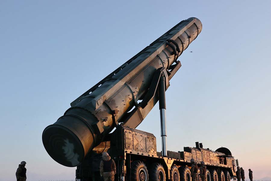 US warns Pakistan of doing trade with Iran amid President Raisi’s visit