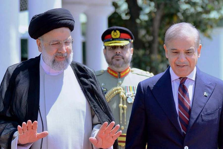 US warns Pakistan of doing trade with Iran amid President Raisi’s visit