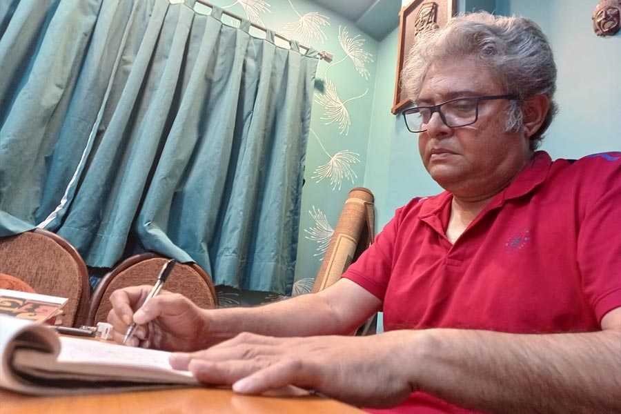 Bengali Directer Debesh Chattopadhyay writes on the upcoming Lok Sabha Election 2024