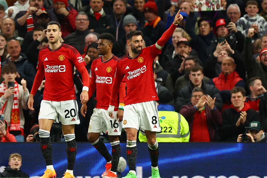 Manchester United beats Sheffield United by 4-2 goals in EPL