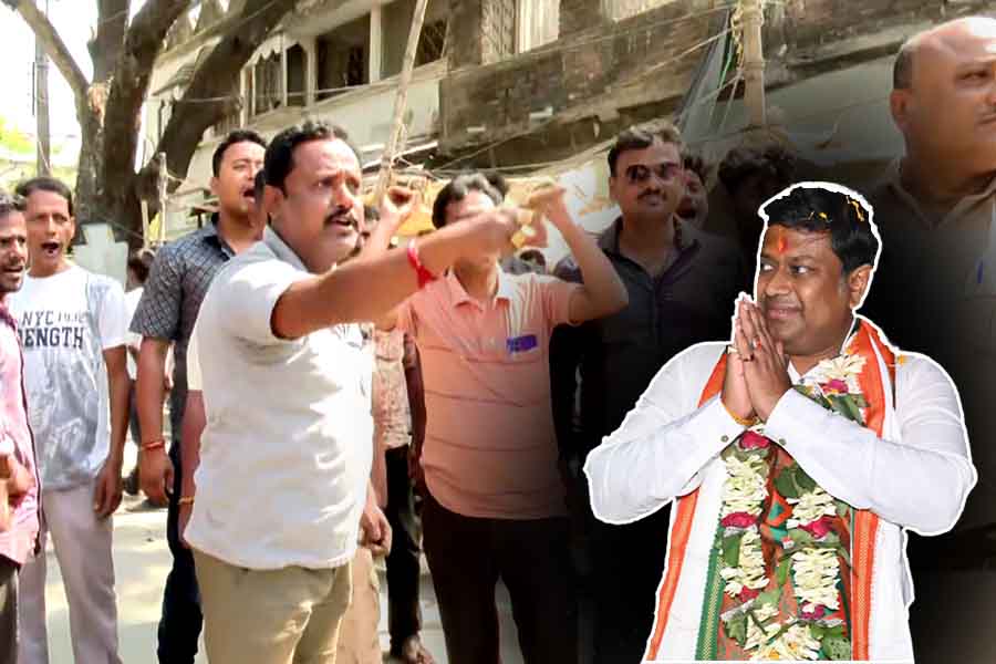 BJP State President and Balurghat Candidate Sukanta Majumdar faces protest in polling booths during the second phase of Lok Sabha Elections 2024 dgtl