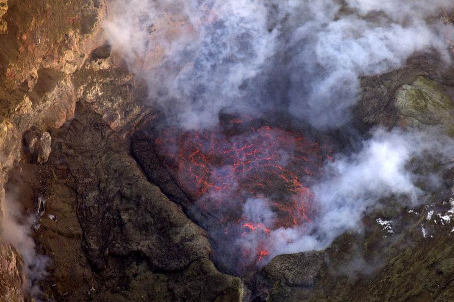 Active volcano in Antarctica sprewing 80 gram gold dust everyday 