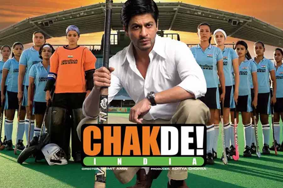 ২০০৭ সালে প্রেক্ষাগৃহে মুক্তি পায় স্পোর্টস ঘরানার ছবি ‘চক দে! ইন্ডিয়া’। শাহরুখ খানের কেরিয়ারের অন্যতম শ্রেষ্ঠ সিনেমাগুলির মধ্যে একটি। তবে এই ছবিতে কবীর খানের চরিত্রের জন্য প্রথম পছন্দ ছিলেন না শাহরুখ।