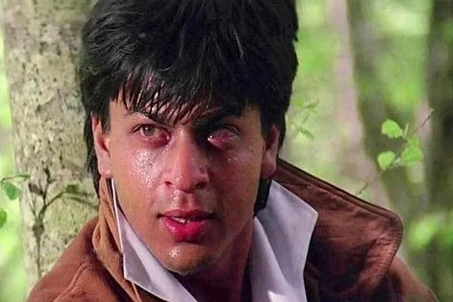 ১৯৯৩ সালে প্রেক্ষাগৃহে মুক্তি পায় ‘ডর’। এই ছবিতে খলনায়কের চরিত্রে অভিনয় করে দর্শকের প্রশংসা কুড়োন শাহরুখ খান। কিন্তু এই ছবির জন্য নির্মাতাদের প্রথম পছন্দ ছিলেন বলিপাড়ার অন্য খান।