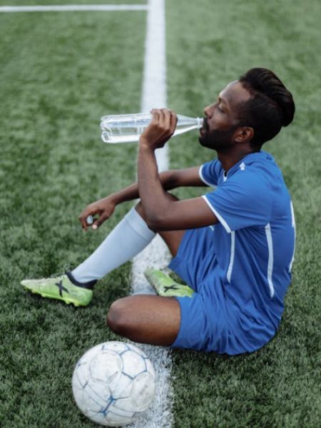 How much water should one drink in a day during summer season dgtl