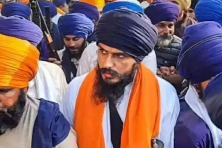 Why amritpal singh can contest election but Arvind kejriwal can’t vote