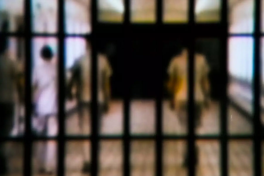 Why amritpal singh can contest election but Arvind kejriwal can’t vote