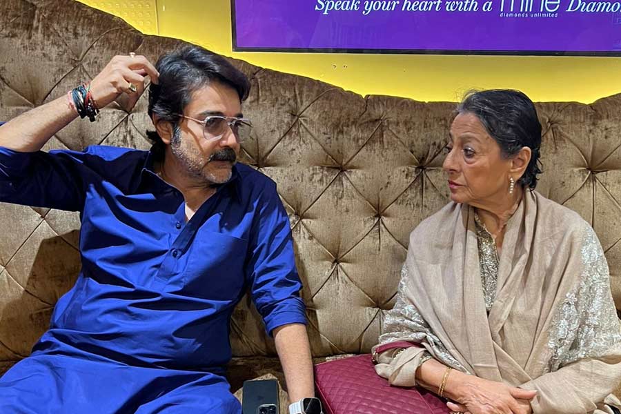 Bengali actor Prosenjit Chatterjee shares his experience meeting Tanuja at Oti Uttam screening in Mumbai