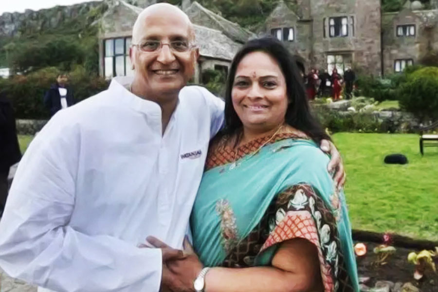 Couple donated island to YOGGURU Ramdev gave loan to start firm