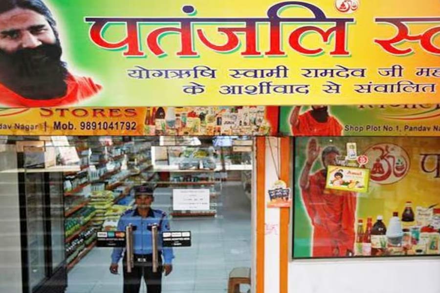 Couple donated island to YOGGURU Ramdev gave loan to start firm