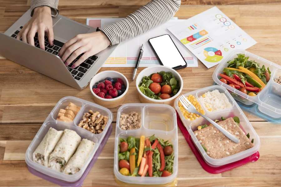 How To Remove Bad Odour From Lunch Boxes