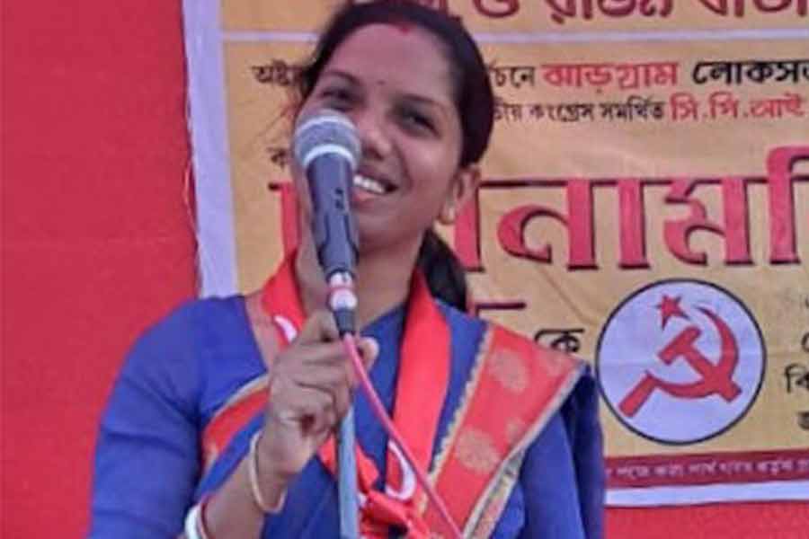 Lok Sabha Election 2024: CPIM in trouble after their candidate Sonamuni Tudu giving speeches in Hindi in her election campaign