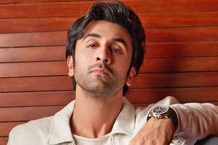 বলিপাড়া সূত্রে খবর, রণবীরের ঘনিষ্ঠ বন্ধুবান্ধবেরা অভিনেতাকে আরকে বলে ডাকেন। অভিনেতার নাম এবং পদবির আদ্যক্ষর জুড়ে আরকে বলে ডাকা হয় তাঁকে।